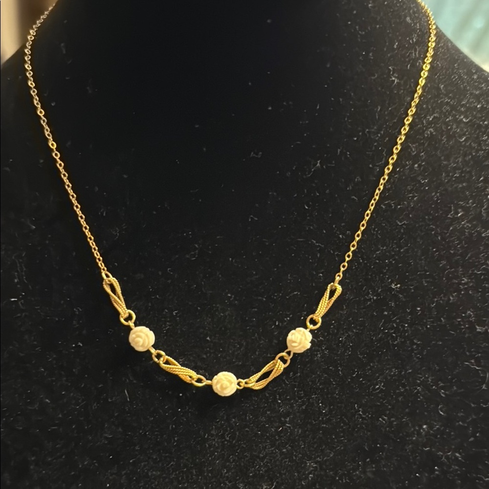 Vintage 1960s gold filled necklace with carved flour beads in cream